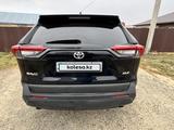 Toyota RAV4 2021 года за 14 500 000 тг. в Атырау – фото 4