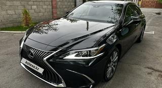 Lexus ES 350 2020 года за 23 000 000 тг. в Алматы