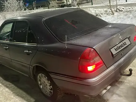 Mercedes-Benz C 200 1995 года за 2 100 000 тг. в Петропавловск – фото 5