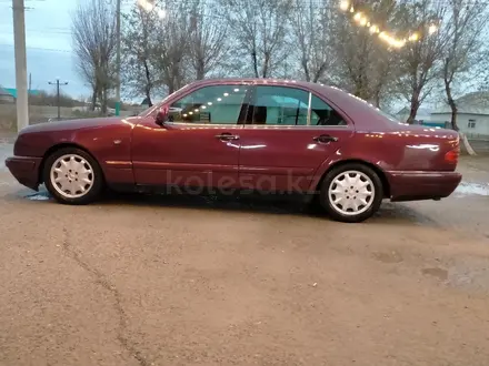 Mercedes-Benz E 280 1996 года за 2 700 000 тг. в Жанакорган – фото 15