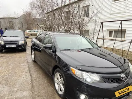 Toyota Camry 2014 года за 6 300 000 тг. в Уральск – фото 5