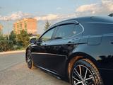 Toyota Camry 2022 года за 12 100 000 тг. в Уральск – фото 3