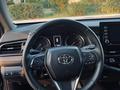 Toyota Camry 2022 года за 12 100 000 тг. в Уральск – фото 7