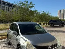 Nissan Versa, 2010