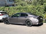 Toyota Camry 2020 годаүшін13 900 000 тг. в Астана – фото 2