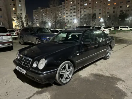 Mercedes-Benz E 230 1997 года за 3 500 000 тг. в Астана – фото 3