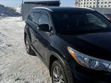 Toyota Highlander 2014 годаfor16 950 000 тг. в Астана