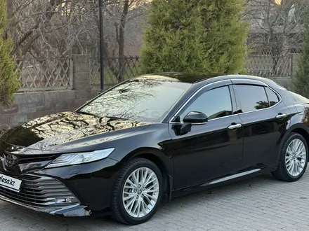 Toyota Camry 2020 года за 14 500 000 тг. в Шымкент