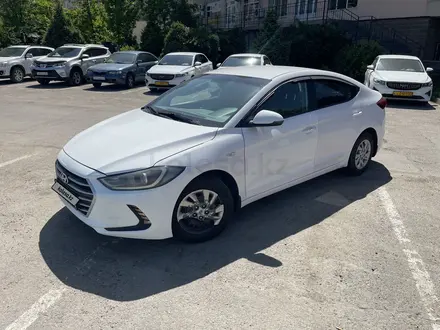 Hyundai Elantra 2018 года за 4 900 000 тг. в Алматы – фото 4