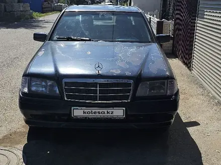 Mercedes-Benz C 200 1994 года за 500 000 тг. в Павлодар