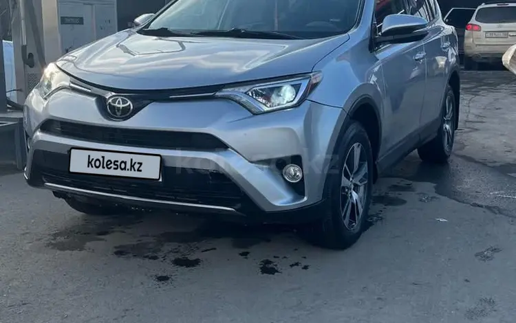 Toyota RAV4 2019 года за 13 200 000 тг. в Семей