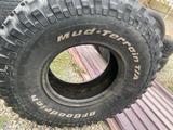Одна грязевая шина 33/12, 5/15 BFGoodrich M/T. за 50 000 тг. в Алматы – фото 2