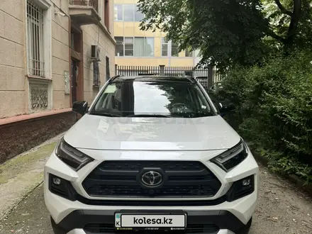 Toyota RAV4 2023 года за 16 700 000 тг. в Алматы – фото 2