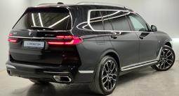 BMW X7 XDrive 40i 2023 года за 58 000 000 тг. в Алматы – фото 4