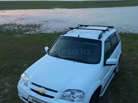 Chevrolet Niva 2015 года за 5 000 000 тг. в Атырау – фото 3