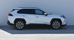 Toyota RAV4 2020 года за 14 800 000 тг. в Атырау – фото 4