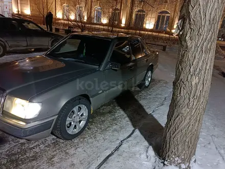 Mercedes-Benz E 200 1990 года за 1 400 000 тг. в Караганда – фото 15