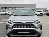 Toyota RAV4 Luxe+ 2025 года за 21 500 000 тг. в Актобе