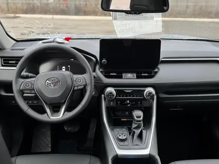 Toyota RAV4 Luxe+ 2025 года за 21 500 000 тг. в Актобе – фото 12