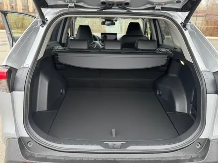 Toyota RAV4 Luxe+ 2025 года за 21 500 000 тг. в Актобе – фото 15