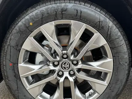Toyota RAV4 Luxe+ 2025 года за 21 500 000 тг. в Актобе – фото 16