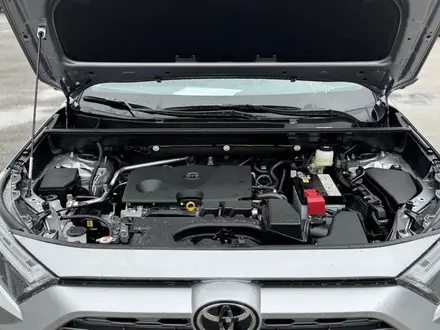 Toyota RAV4 Luxe+ 2025 года за 21 500 000 тг. в Актобе – фото 17