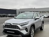 Toyota RAV4 Luxe+ 2025 года за 21 500 000 тг. в Актобе – фото 2