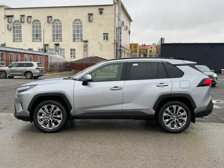 Toyota RAV4 Luxe+ 2025 года за 21 500 000 тг. в Актобе – фото 3