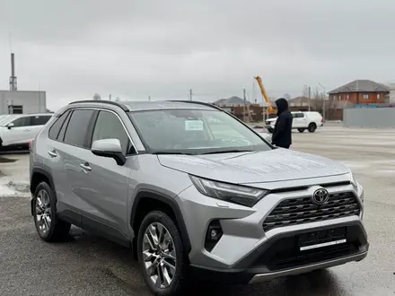 Toyota RAV4 Luxe+ 2025 года за 21 500 000 тг. в Актобе – фото 7