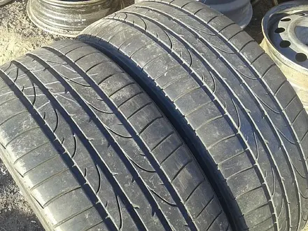 2 летние шины 215/45 R17 — "Bridgestone Potenza RE050" (Польша) за 55 000 тг. в Астана – фото 2