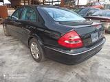Дверь Mercedes-Benz E-Class W211 за 40 000 тг. в Астана