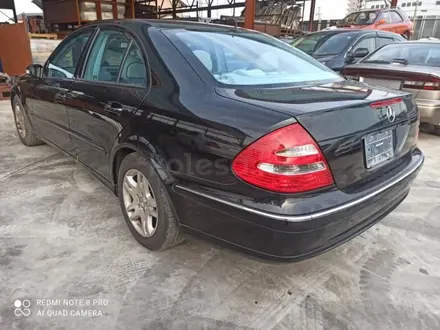 Дверь Mercedes-Benz E-Class W211 за 40 000 тг. в Астана