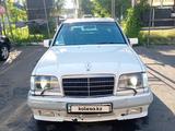 Mercedes-Benz E 220 1995 годаfor2 000 000 тг. в Шымкент
