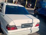 Mercedes-Benz E 220 1995 годаfor2 000 000 тг. в Шымкент – фото 2