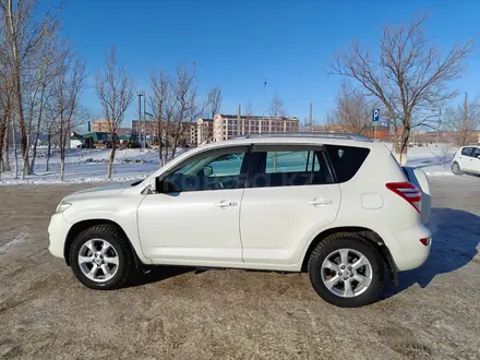 Toyota RAV4 2011 года за 9 000 000 тг. в Караганда – фото 2