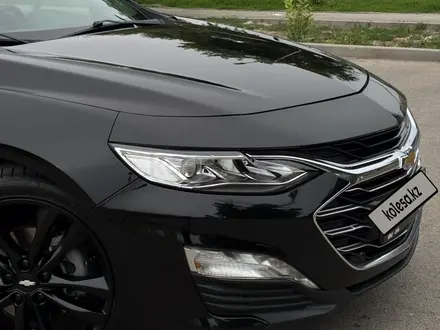 Chevrolet Malibu 2020 года за 8 600 000 тг. в Алматы – фото 2