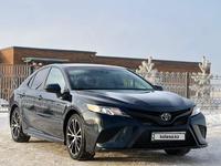 Toyota Camry 2019 года за 10 700 000 тг. в Актобе