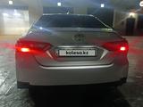 Toyota Camry 2020 года за 11 950 000 тг. в Уральск – фото 4