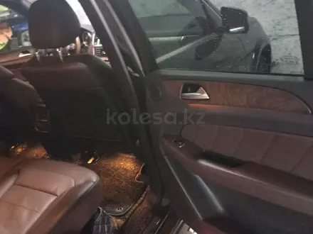 Mercedes-Benz GL 400 2015 года за 23 000 000 тг. в Караганда – фото 36