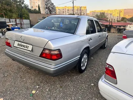 Mercedes-Benz E 280 1994 года за 8 000 000 тг. в Астана