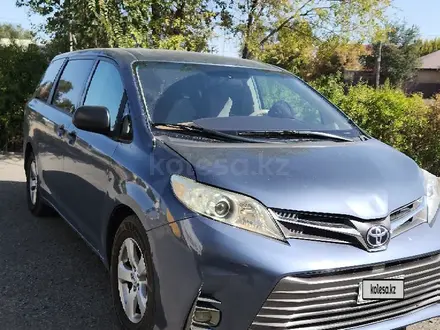 Toyota Sienna 2011 года за 7 200 000 тг. в Атырау