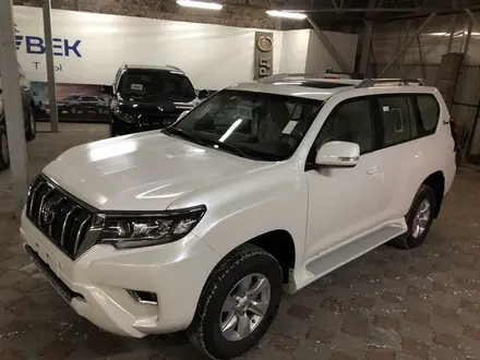 Toyota Land Cruiser Prado 2022 года за 29 800 000 тг. в Алматы