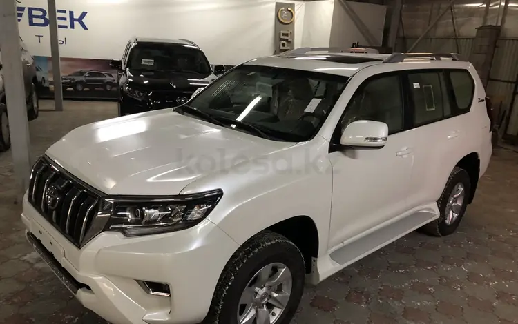 Toyota Land Cruiser Prado 2022 года за 29 800 000 тг. в Алматы