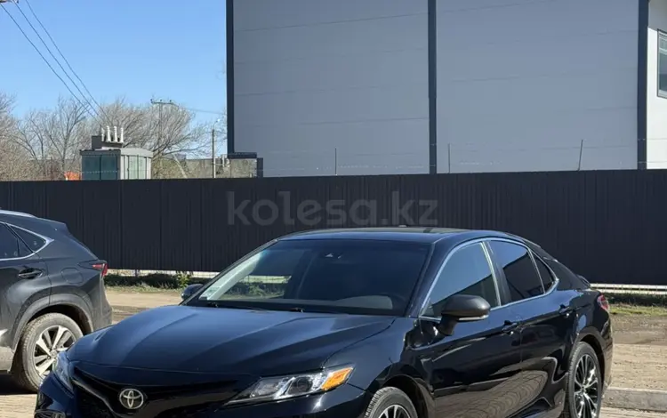 Toyota Camry 2018 года за 7 900 000 тг. в Уральск