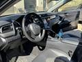 Toyota Camry 2018 года за 7 900 000 тг. в Уральск – фото 8