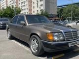Mercedes-Benz E 230 1990 года за 1 200 000 тг. в Алматы – фото 2