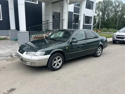 Toyota Camry 1998 года за 2 800 000 тг. в Усть-Каменогорск