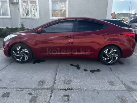 Hyundai Elantra 2013 года за 5 000 000 тг. в Уральск – фото 2