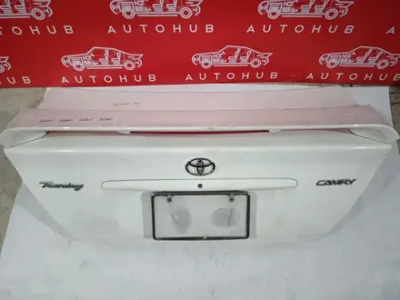 Крышка багажника TOYOTA CAMRY за 40 000 тг. в Астана – фото 2
