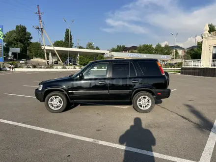 Honda CR-V 1998 года за 3 100 000 тг. в Алматы – фото 2